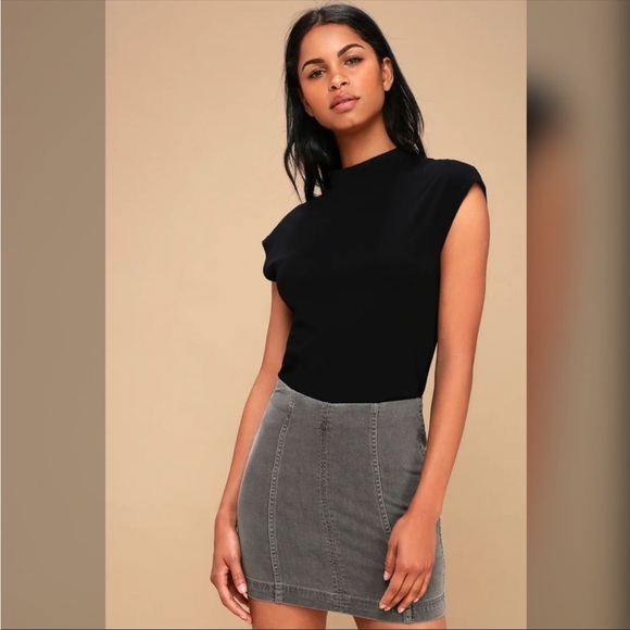 Free People Light Grey Washed / Faded Black Modern Femme Denim Skirt Size 0 - Picture 3 of 12